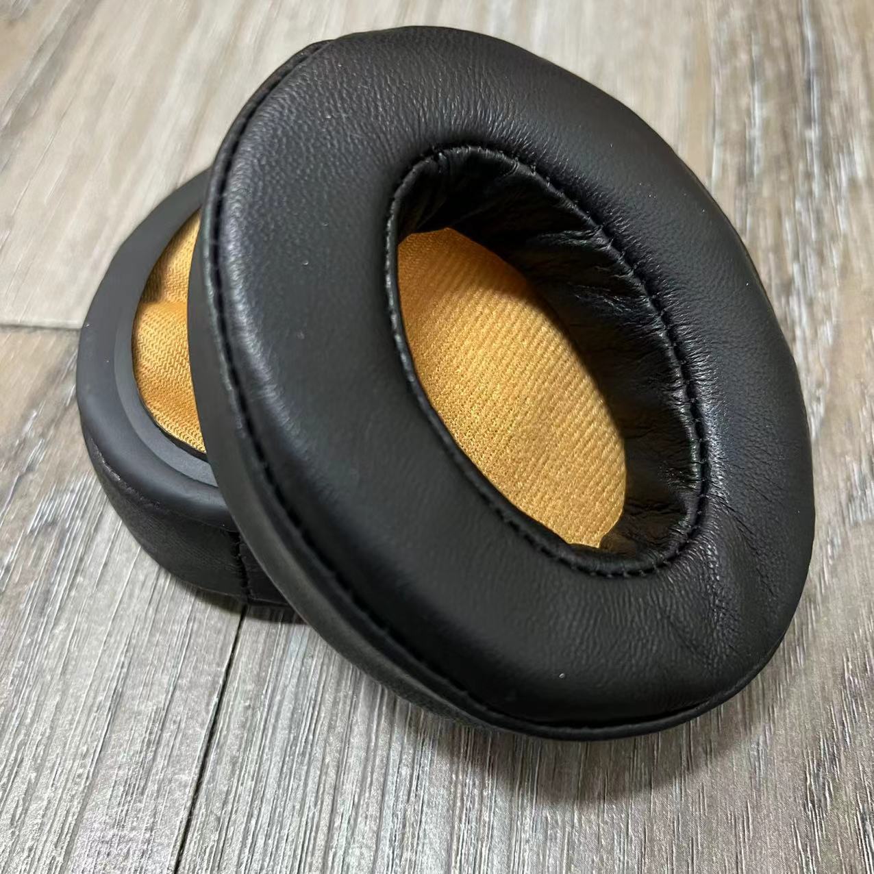 Bantalan telinga kulit domba a - Sennheiser Headphone Momentum 4 ulasan dan harga